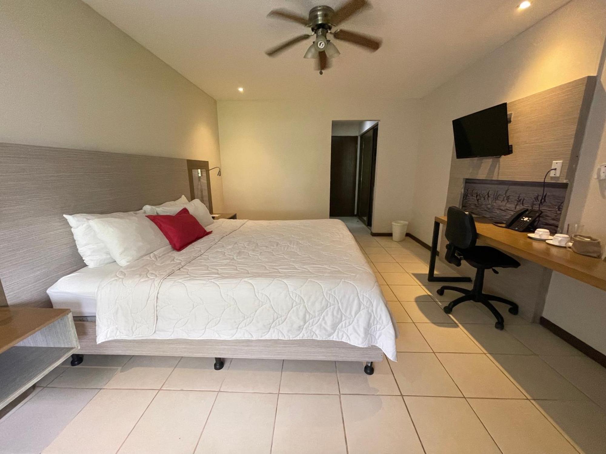 Puerto Azul Hotel Puntarenas Kültér fotó